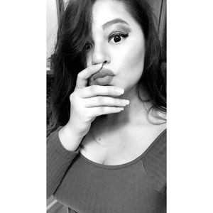 Meet your Posher, Raquel